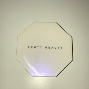FENTY BEAUTY HILIGHTER DUO.